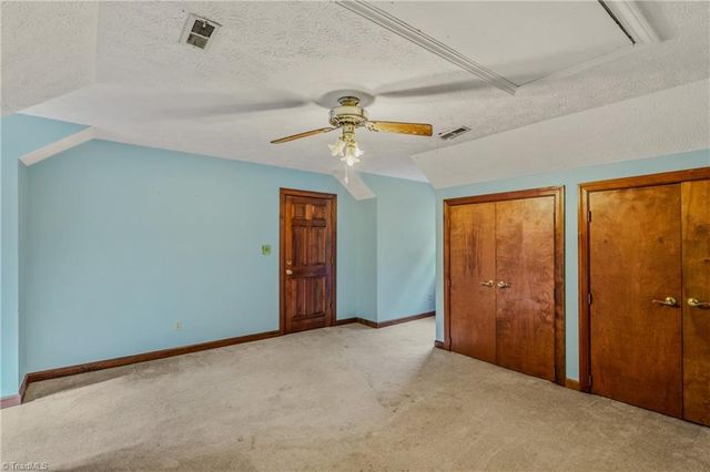 158 Oakmont Place, Mount Airy, NC 27030