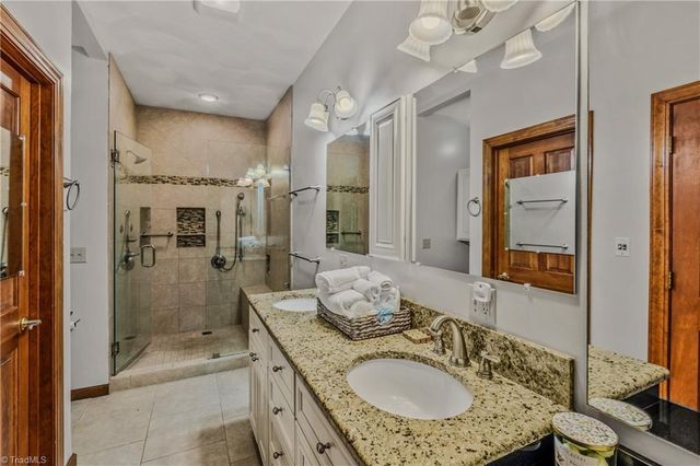 158 Oakmont Place, Mount Airy, NC 27030