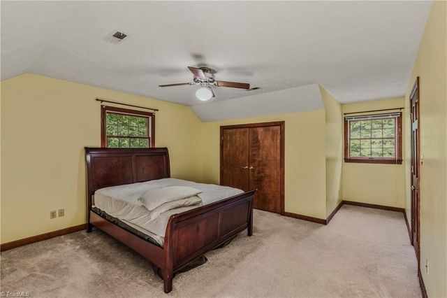 158 Oakmont Place, Mount Airy, NC 27030