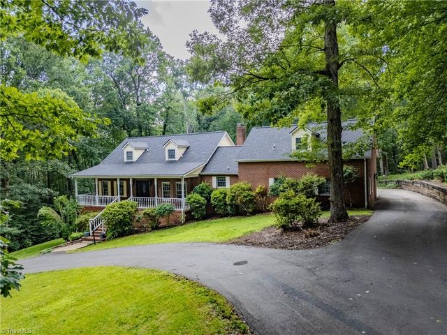 158 Oakmont Place, Mount Airy, NC 27030