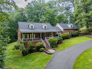 158 Oakmont Place, Mount Airy, NC 27030