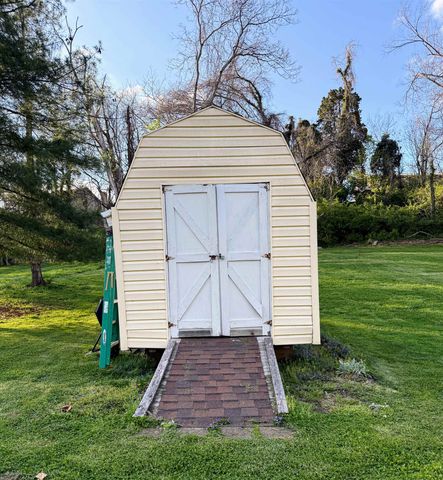 132 Sunnycrest Drive, Huntington, WV 25705