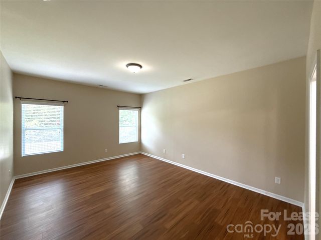 13320 Hunting Birds Lane, Charlotte, NC 28278