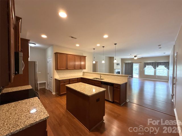 13320 Hunting Birds Lane, Charlotte, NC 28278