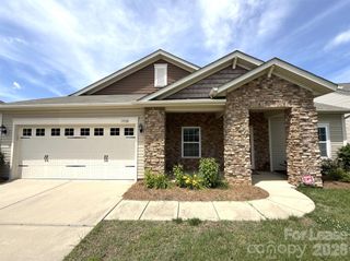 13320 Hunting Birds Lane, Charlotte, NC 28278