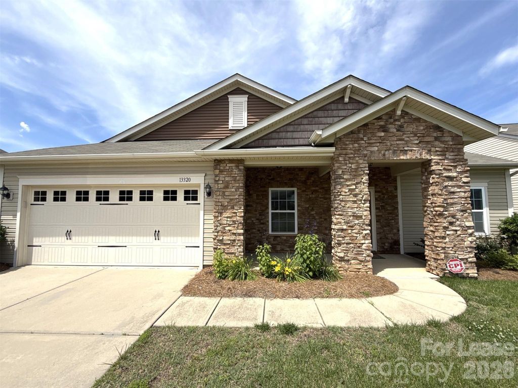 13320 Hunting Birds Lane, Charlotte, NC 28278