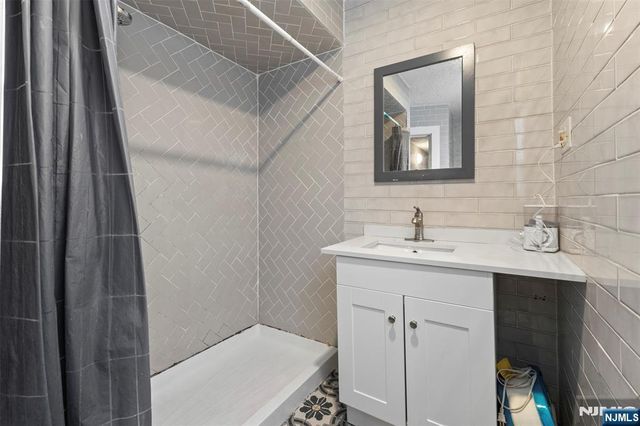 221 Westfield Avenue, Roselle Park, NJ 07204