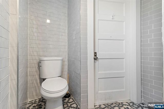 221 Westfield Avenue, Roselle Park, NJ 07204