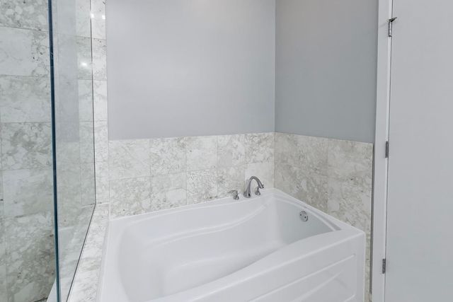 4950 N WESTERN Avenue 2C, Chicago, IL 60625