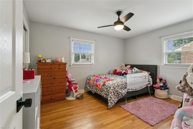1815 Meadowview DR, Yorktown, VA 23693