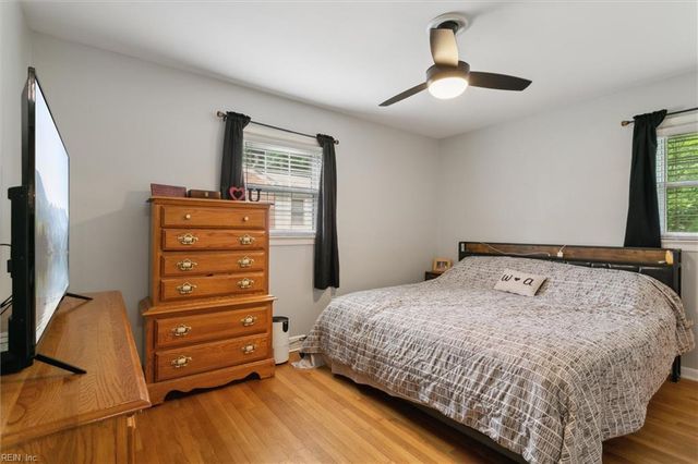 1815 Meadowview DR, Yorktown, VA 23693