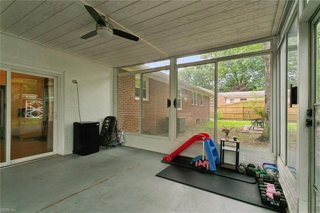 1815 Meadowview DR, Yorktown, VA 23693