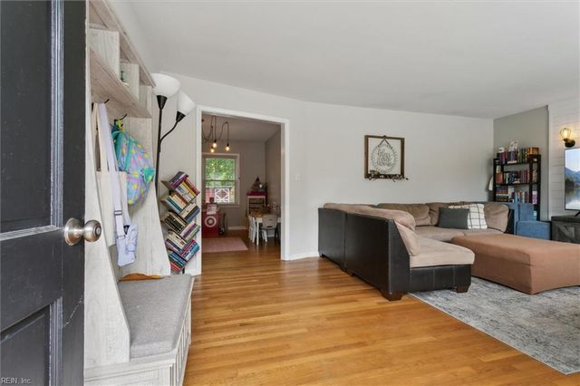 1815 Meadowview DR, Yorktown, VA 23693