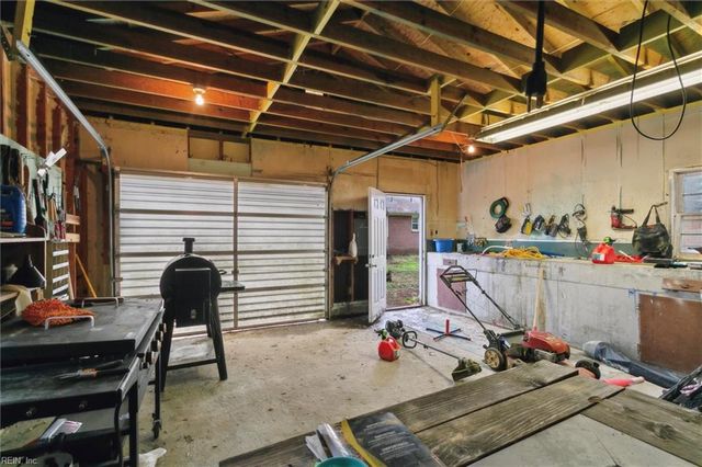 1815 Meadowview DR, Yorktown, VA 23693