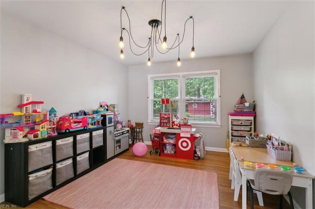 1815 Meadowview DR, Yorktown, VA 23693