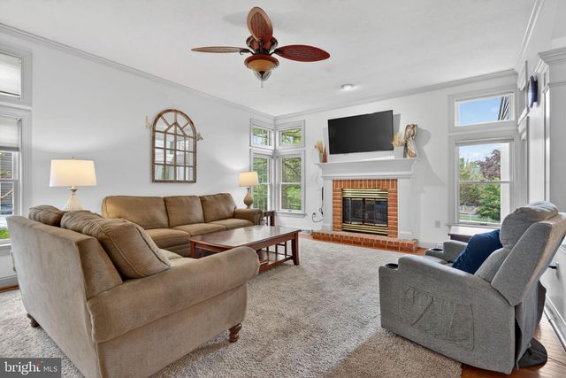 209 HEATHERSTONE WAY, Lancaster, PA 17601