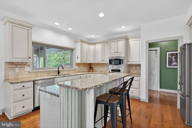 209 HEATHERSTONE WAY, Lancaster, PA 17601