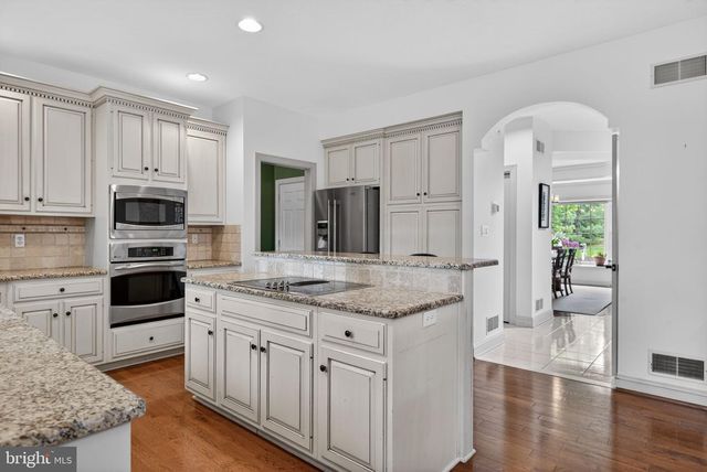 209 HEATHERSTONE WAY, Lancaster, PA 17601