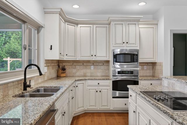 209 HEATHERSTONE WAY, Lancaster, PA 17601