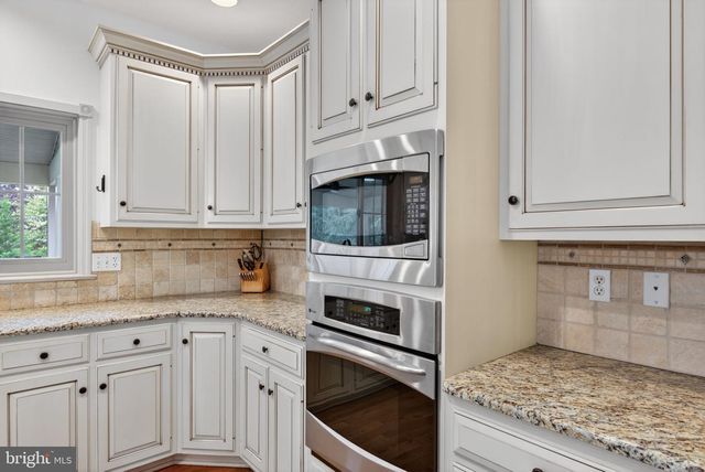 209 HEATHERSTONE WAY, Lancaster, PA 17601