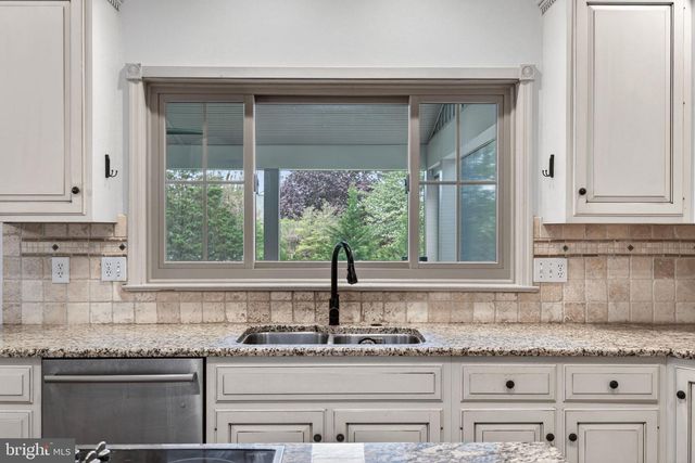 209 HEATHERSTONE WAY, Lancaster, PA 17601