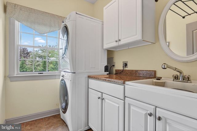 209 HEATHERSTONE WAY, Lancaster, PA 17601