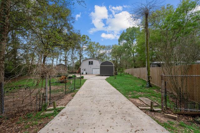 26332 Blackberry Lane, New Caney, TX 77357