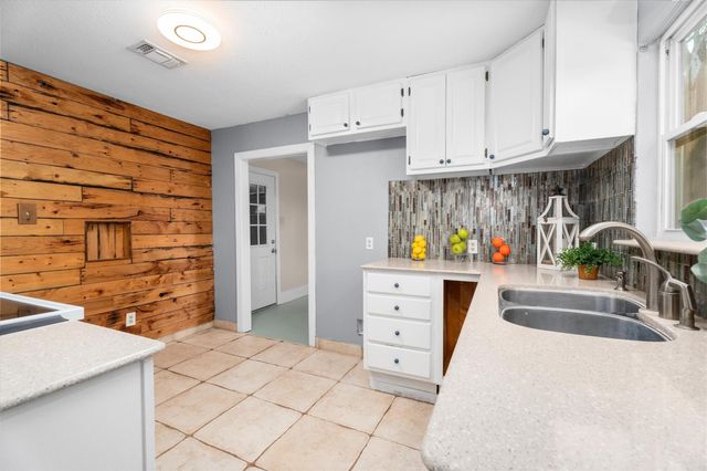 26332 Blackberry Lane, New Caney, TX 77357