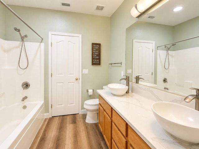 5060 Brimley Way, Sacramento, CA 95835