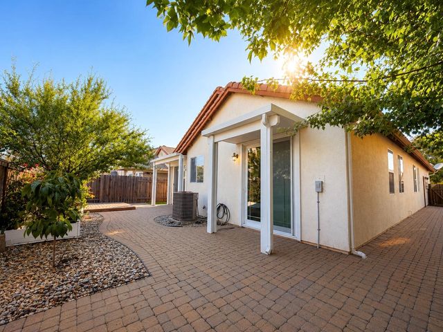 5060 Brimley Way, Sacramento, CA 95835