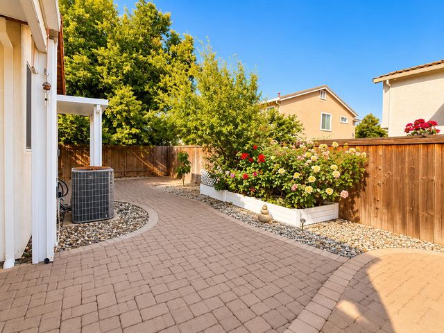 5060 Brimley Way, Sacramento, CA 95835
