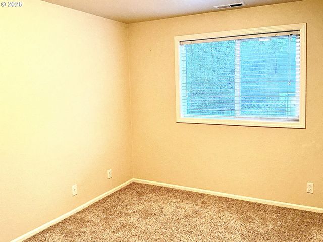 25335 TRINITY St, Veneta, OR 97487