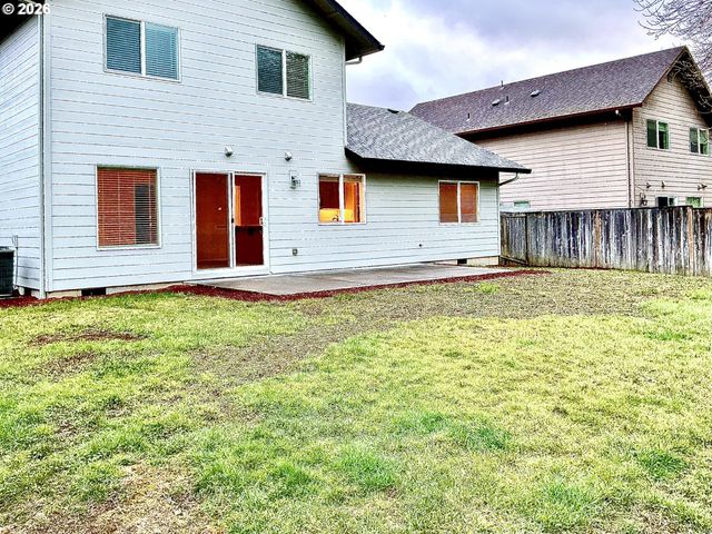 25335 TRINITY St, Veneta, OR 97487