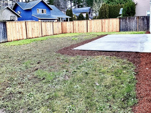 25335 TRINITY St, Veneta, OR 97487