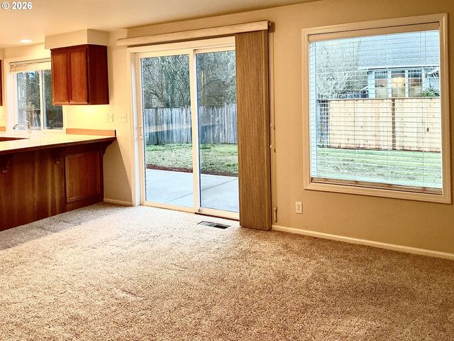 25335 TRINITY St, Veneta, OR 97487