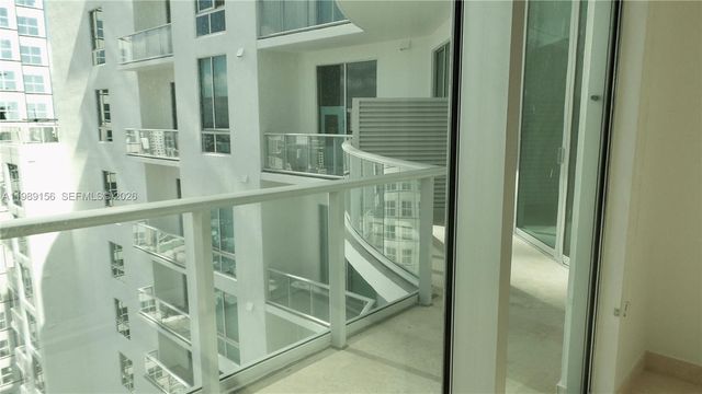300 S Biscayne Blvd PH-3805, Miami, FL 33131