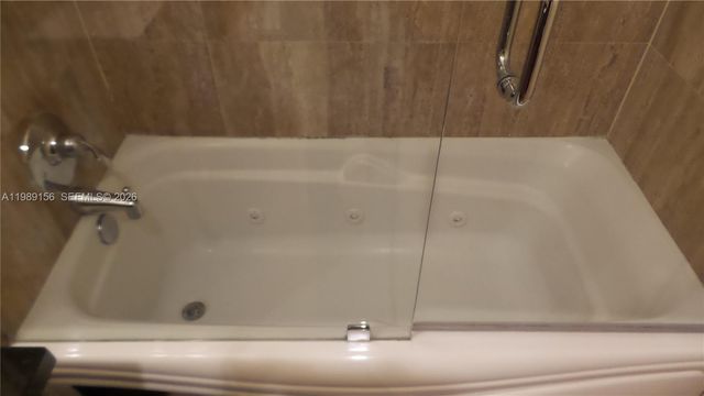 300 S Biscayne Blvd PH-3805, Miami, FL 33131