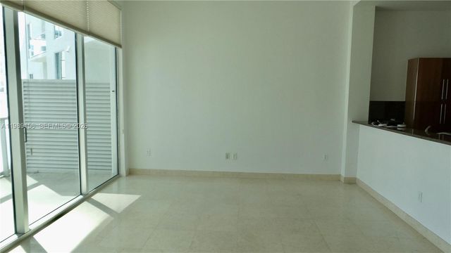 300 S Biscayne Blvd PH-3805, Miami, FL 33131
