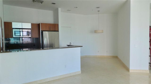 300 S Biscayne Blvd PH-3805, Miami, FL 33131