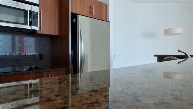 300 S Biscayne Blvd PH-3805, Miami, FL 33131