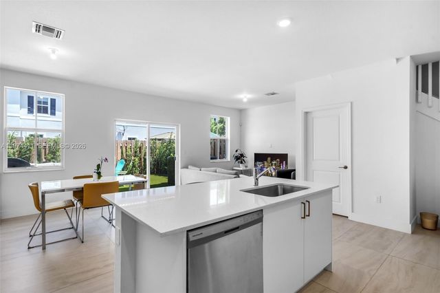 11927 NW 46th St 11927, Coral Springs, FL 33076