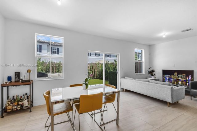 11927 NW 46th St 11927, Coral Springs, FL 33076