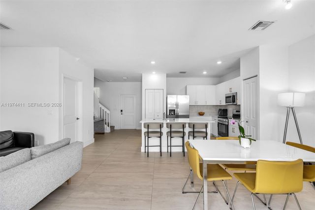 11927 NW 46th St 11927, Coral Springs, FL 33076