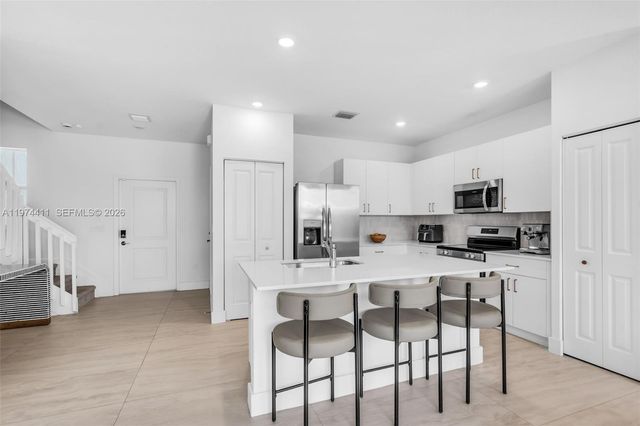 11927 NW 46th St 11927, Coral Springs, FL 33076