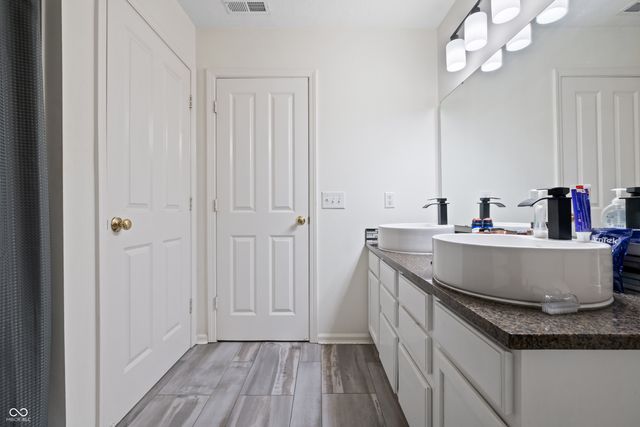 1194 Cavendish Drive, Carmel, IN 46032