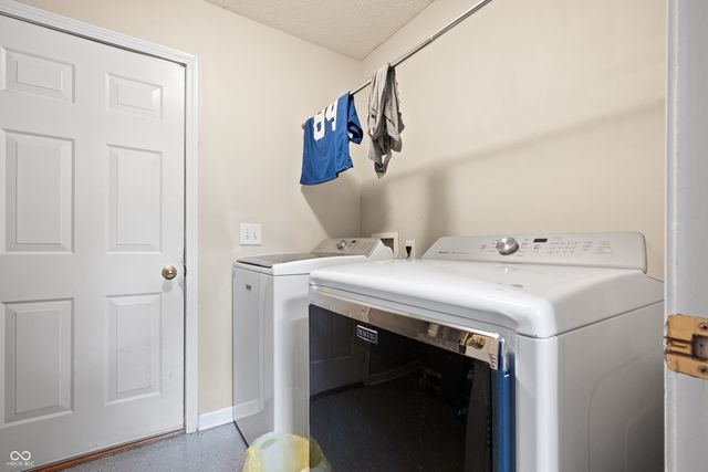 1194 Cavendish Drive, Carmel, IN 46032