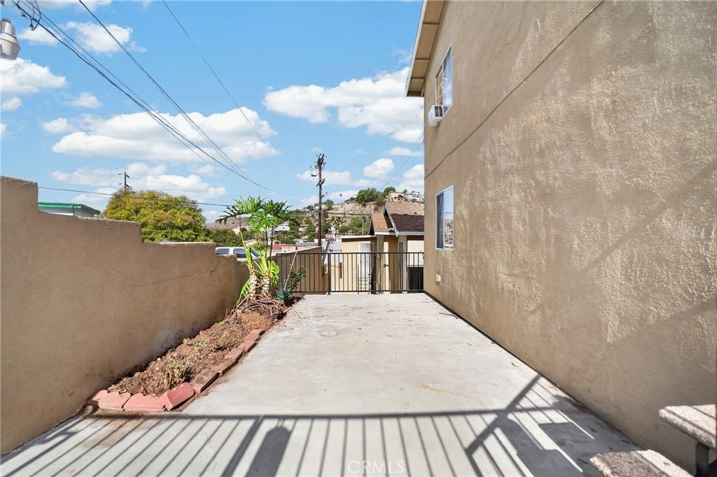 5043 Borland Rd, Los Angeles, CA 90032 — photo 4