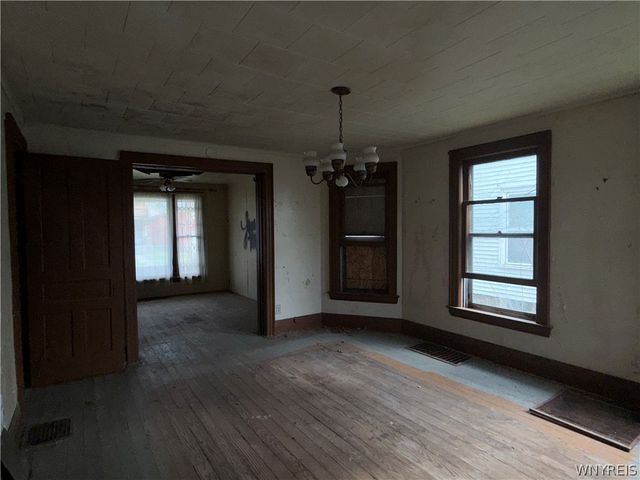 1879 Pierce Avenue, Niagara Falls, NY 14301