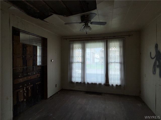 1879 Pierce Avenue, Niagara Falls, NY 14301