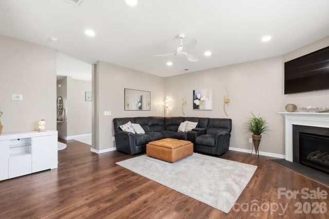 7572 Nolen Farm Drive, Gastonia, NC 28056